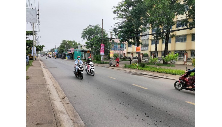 Bán đất mặt tiền Phan Văn Hớn, xã Xuân Thới Thượng, địa điểm xây công sở hoạt động rất đẹp